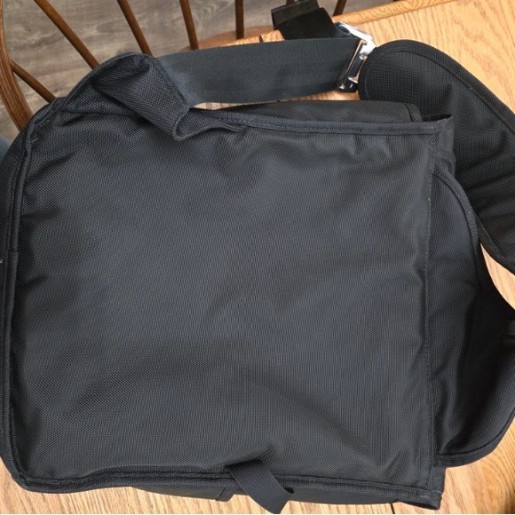 Chrome Industries Soma Messenger Bag - Picture 4 of 8